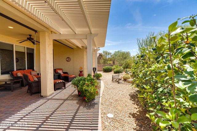 779 N Lukeville Drive, Green Valley, AZ 85614