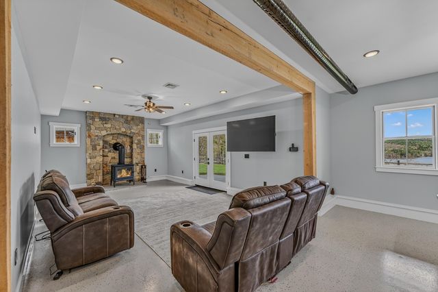 85 Shepard Hill Road, Holderness, NH 03245