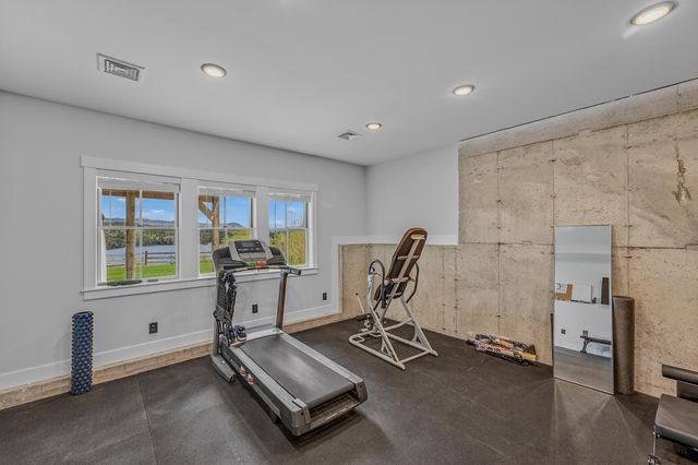 85 Shepard Hill Road, Holderness, NH 03245
