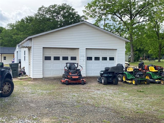 3 Heyward Avenue, Honea Path, SC 29654