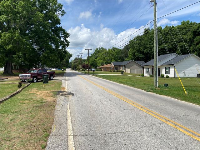 3 Heyward Avenue, Honea Path, SC 29654