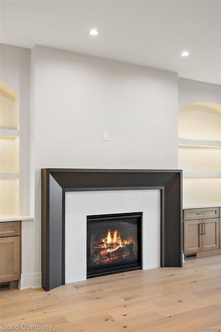 4338 S Verona Circle, Royal Oak, MI 48073