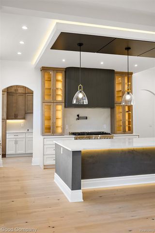 4338 S Verona Circle, Royal Oak, MI 48073