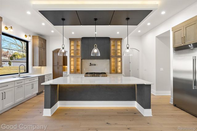 4338 S Verona Circle, Royal Oak, MI 48073