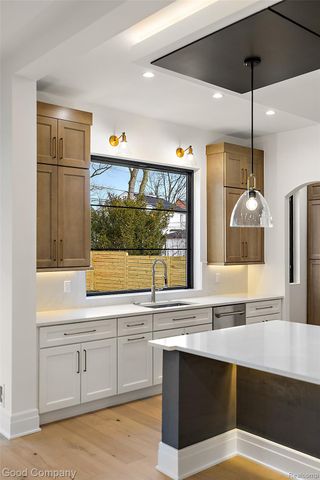 4338 S Verona Circle, Royal Oak, MI 48073