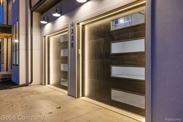 4338 S Verona Circle, Royal Oak, MI 48073