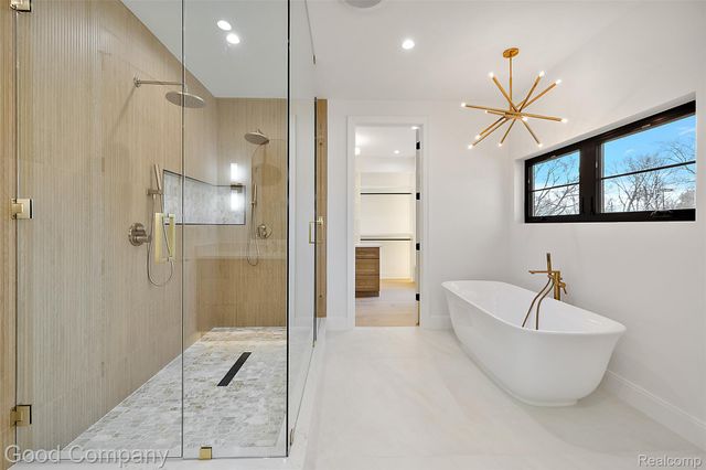 4338 S Verona Circle, Royal Oak, MI 48073