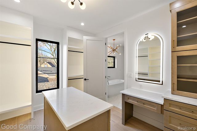 4338 S Verona Circle, Royal Oak, MI 48073