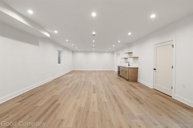 4338 S Verona Circle, Royal Oak, MI 48073