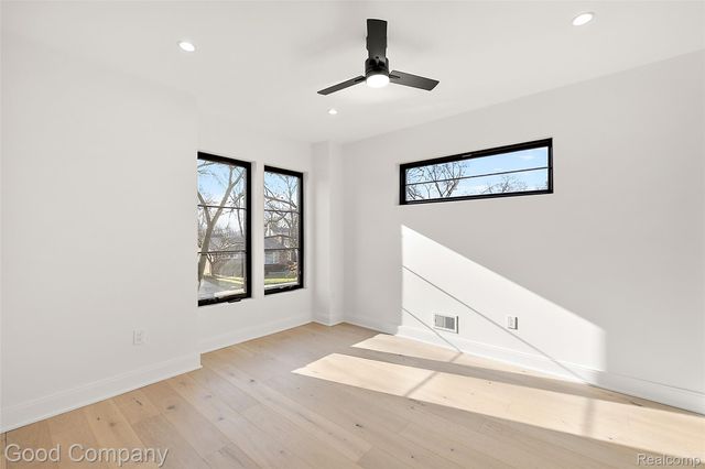 4338 S Verona Circle, Royal Oak, MI 48073