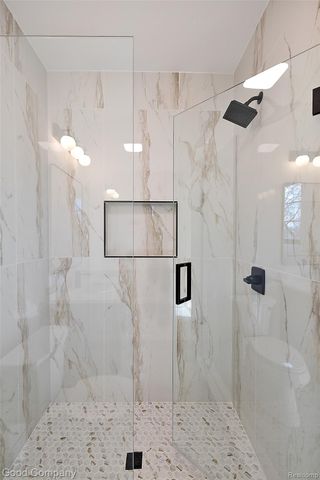 4338 S Verona Circle, Royal Oak, MI 48073