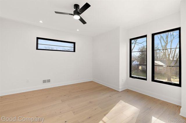 4338 S Verona Circle, Royal Oak, MI 48073