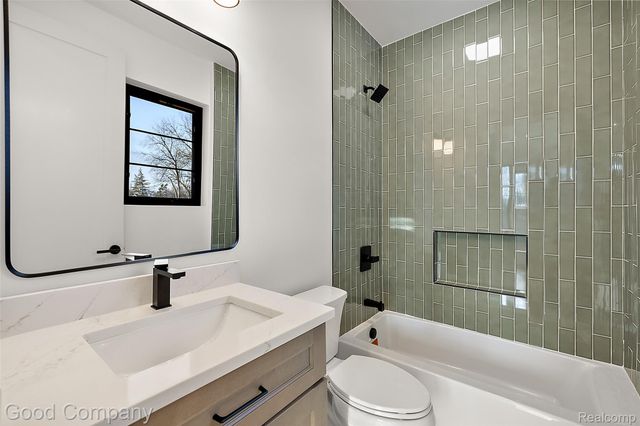 4338 S Verona Circle, Royal Oak, MI 48073