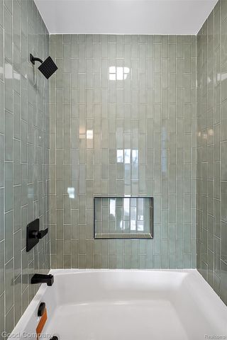 4338 S Verona Circle, Royal Oak, MI 48073