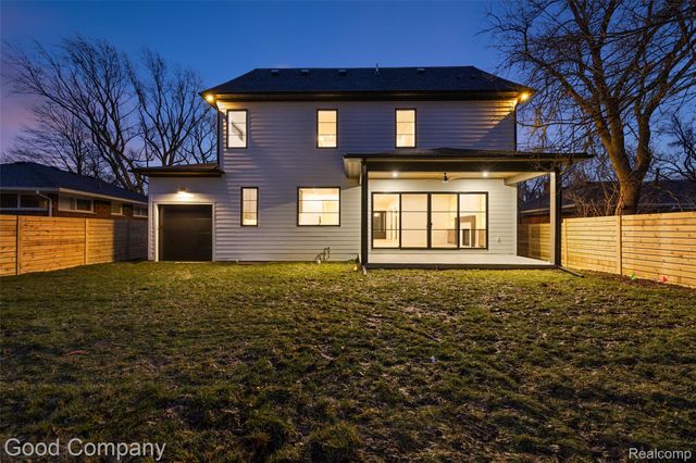 4338 S Verona Circle, Royal Oak, MI 48073
