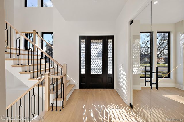 4338 S Verona Circle, Royal Oak, MI 48073