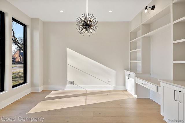 4338 S Verona Circle, Royal Oak, MI 48073