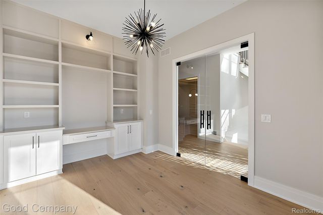 4338 S Verona Circle, Royal Oak, MI 48073