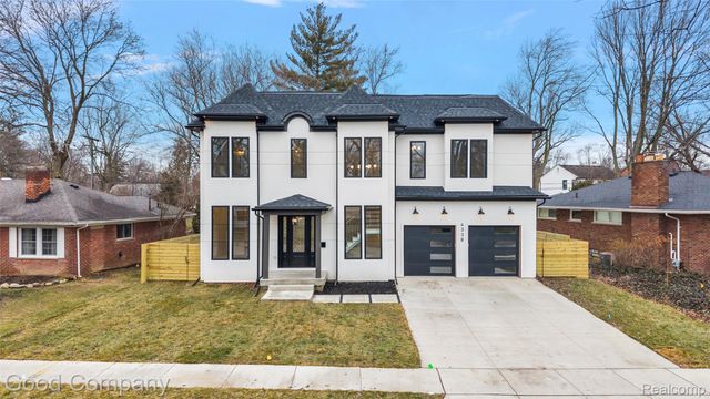4338 S Verona Circle, Royal Oak, MI 48073