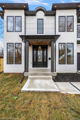 4338 S Verona Circle, Royal Oak, MI 48073
