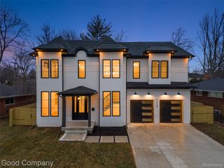 4338 S Verona Circle, Royal Oak, MI 48073