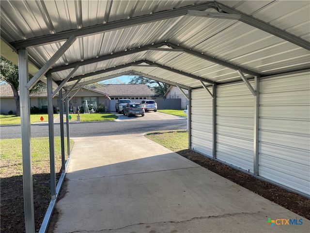 1710 Rosewood Street, Seguin, TX 78155