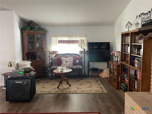 1710 Rosewood Street, Seguin, TX 78155