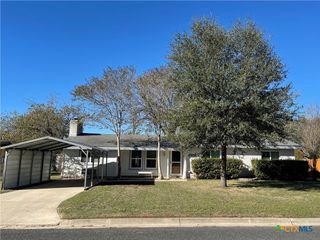 1710 Rosewood Street, Seguin, TX 78155