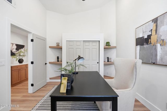 5932 E GRANDVIEW Road, Scottsdale, AZ 85254