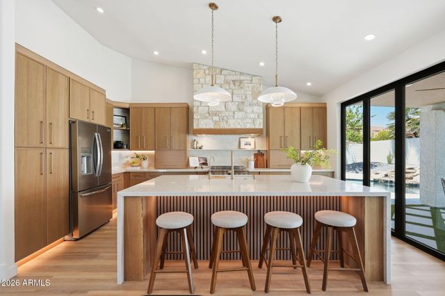 5932 E GRANDVIEW Road, Scottsdale, AZ 85254