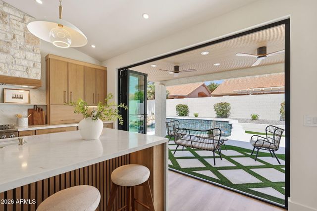 5932 E GRANDVIEW Road, Scottsdale, AZ 85254