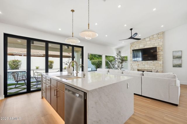 5932 E GRANDVIEW Road, Scottsdale, AZ 85254