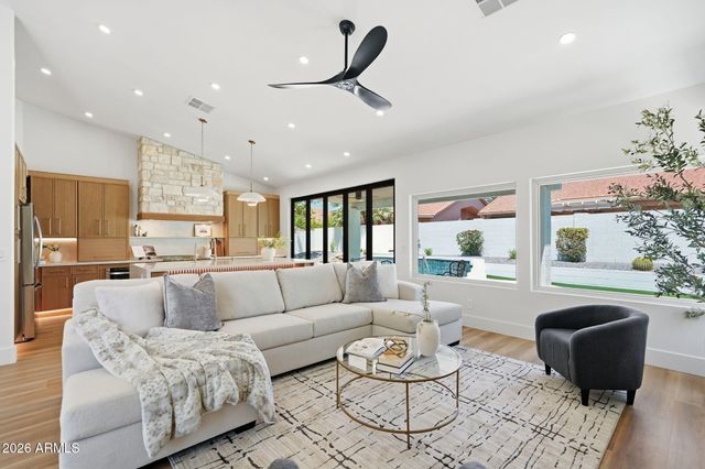 5932 E GRANDVIEW Road, Scottsdale, AZ 85254