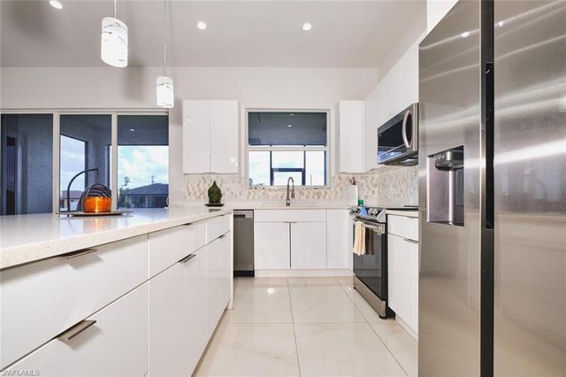 7 NW 14th AVE, Cape Coral, FL 33993