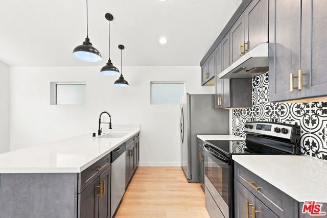 581 W Ave 28, Los Angeles, CA 90065