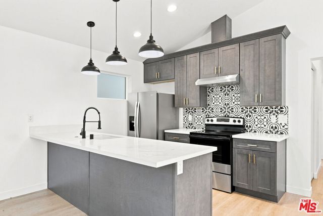 581 W Ave 28, Los Angeles, CA 90065