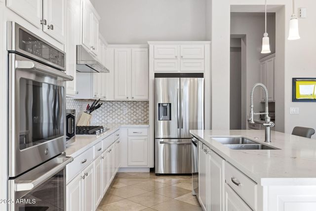 40406 N HAWK RIDGE Trail, Anthem, AZ 85086