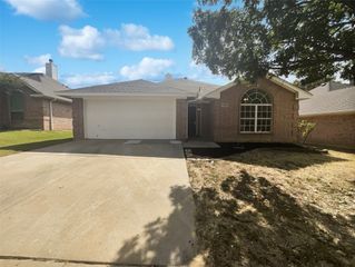 3724 Tulip Tree Drive, Fort Worth, TX 76137