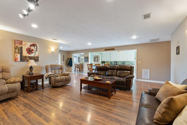 11 Hillard Lane, Greenbrier, AR 72058