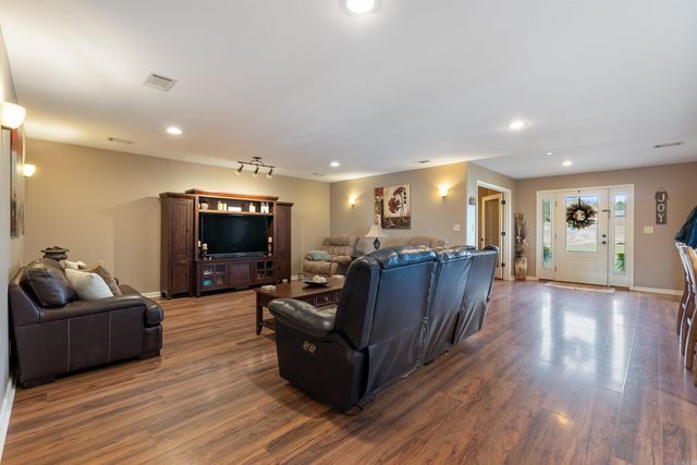 11 Hillard Lane, Greenbrier, AR 72058