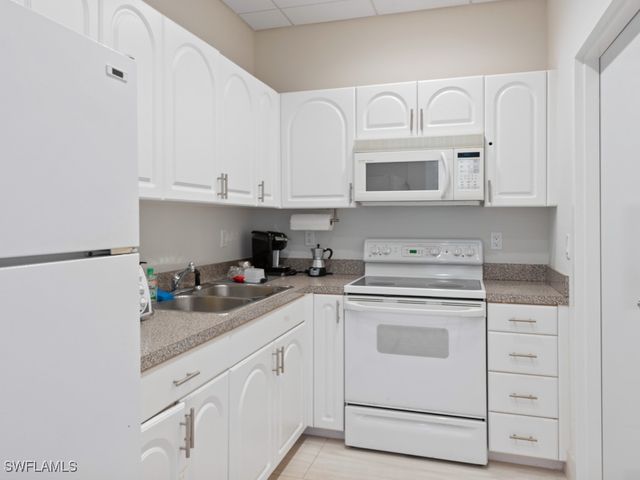 180 Seaview CT 1209, Marco Island, FL 34145