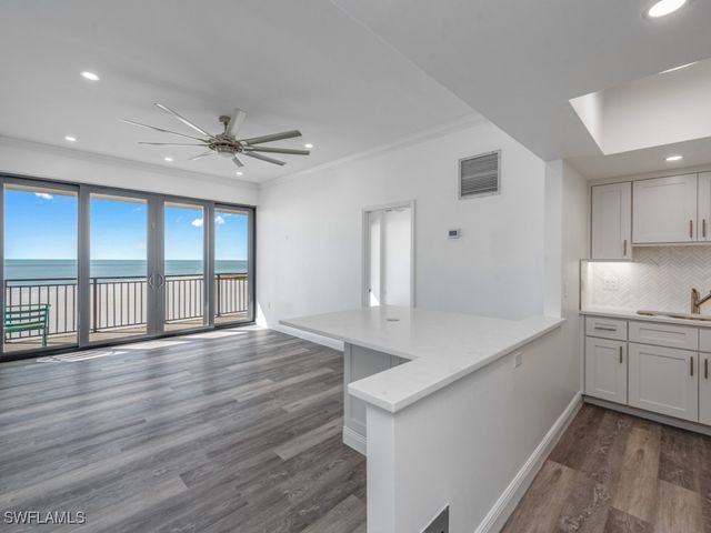 180 Seaview CT 1209, Marco Island, FL 34145