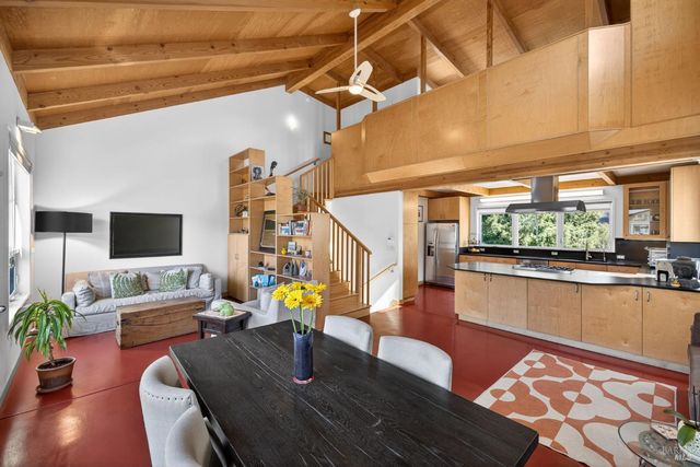 471 Florence Ave, Sebastopol, CA 95472