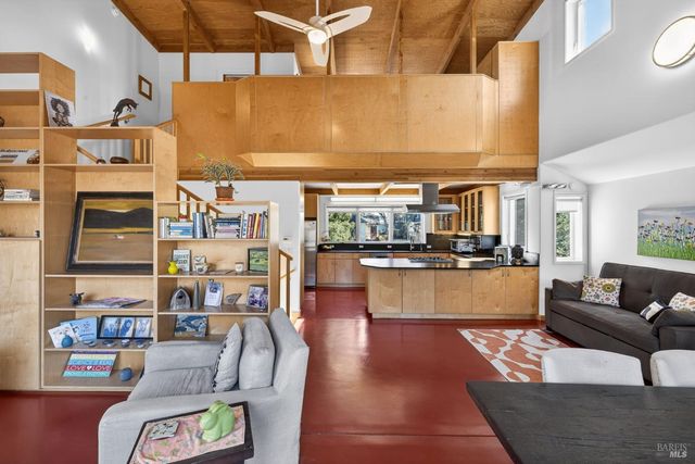 471 Florence Ave, Sebastopol, CA 95472