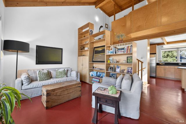 471 Florence Ave, Sebastopol, CA 95472