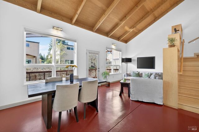 471 Florence Ave, Sebastopol, CA 95472