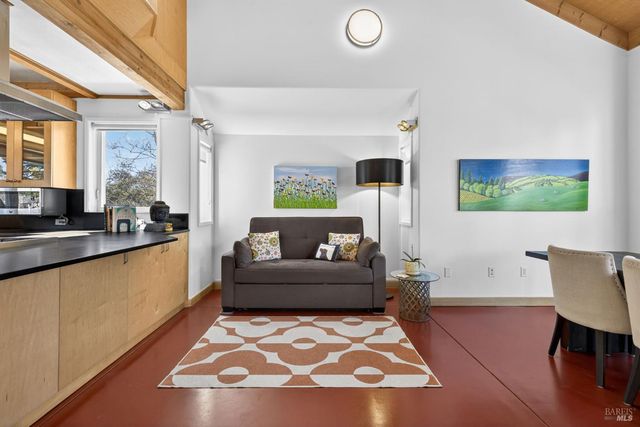 471 Florence Ave, Sebastopol, CA 95472