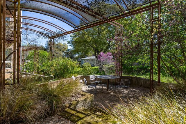 471 Florence Ave, Sebastopol, CA 95472