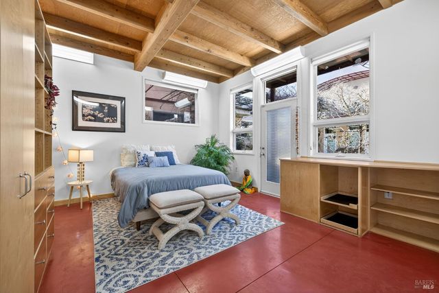 471 Florence Ave, Sebastopol, CA 95472