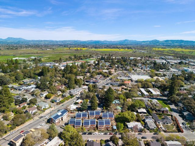 471 Florence Ave, Sebastopol, CA 95472